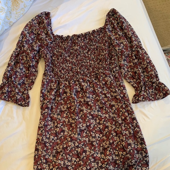 AUW Floral dress with Ruched top and lined bottom - Picture 2 of 7